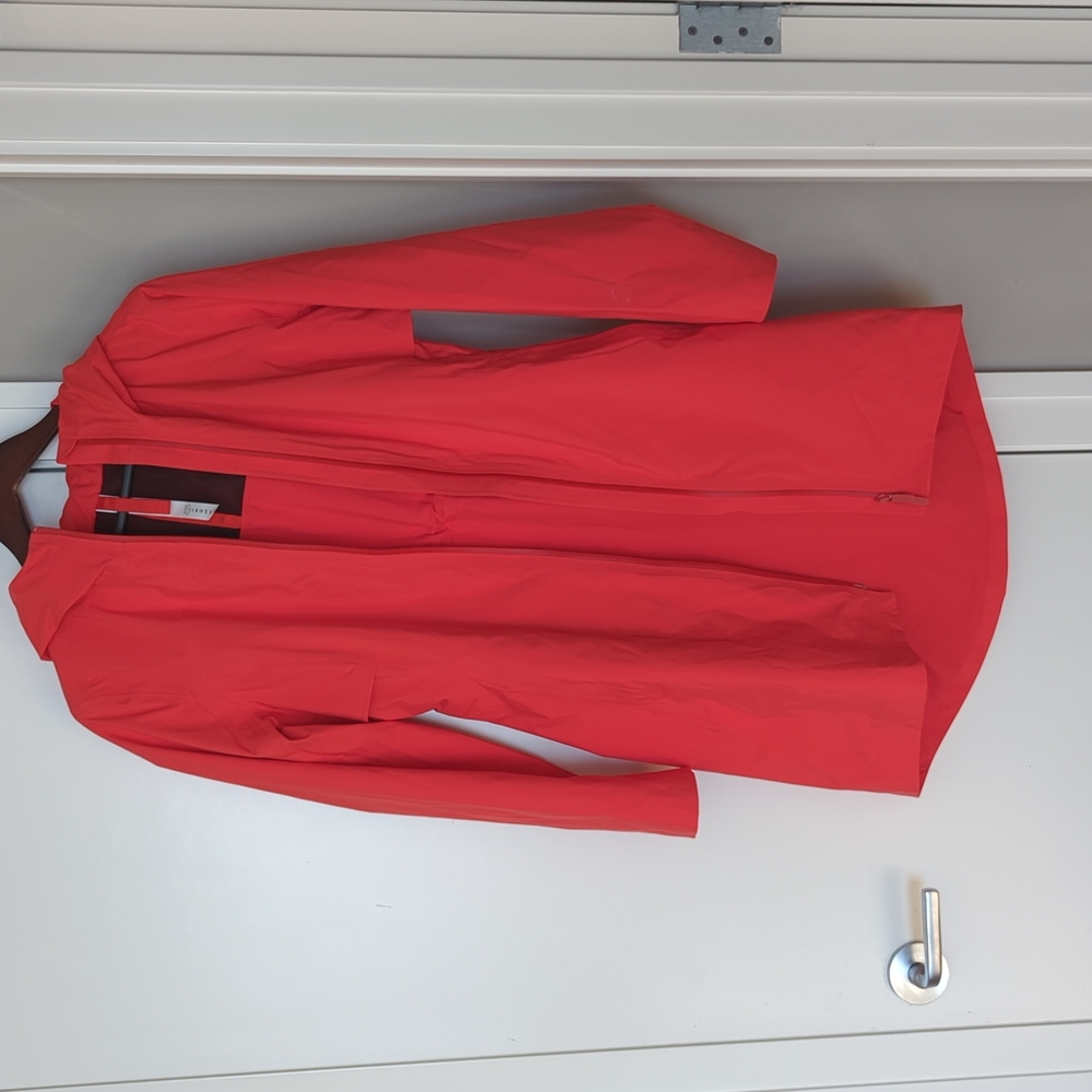 Lululemon women's raincoat